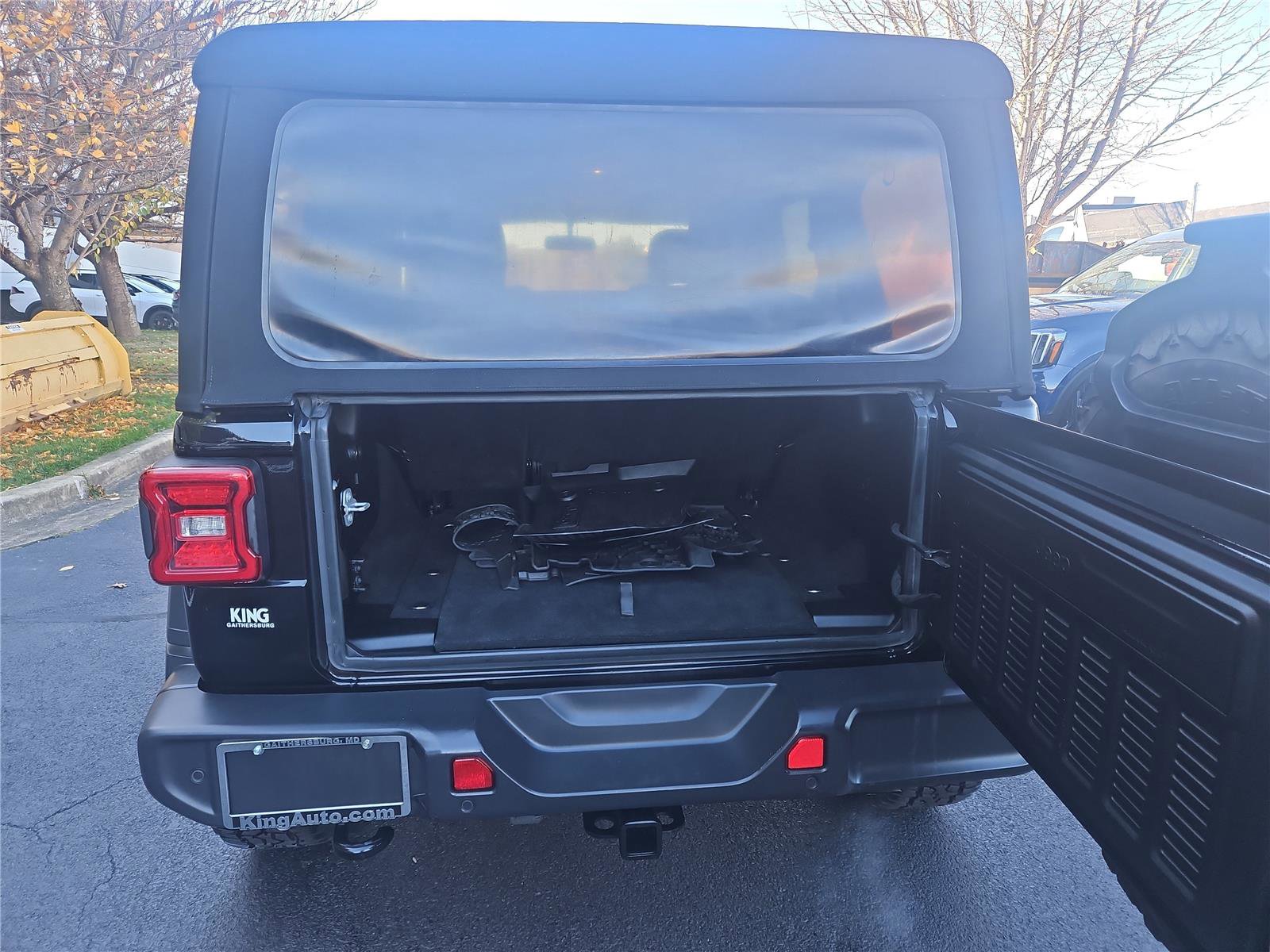 Used 2018 Jeep Wrangler Unlimited Sport S image 5