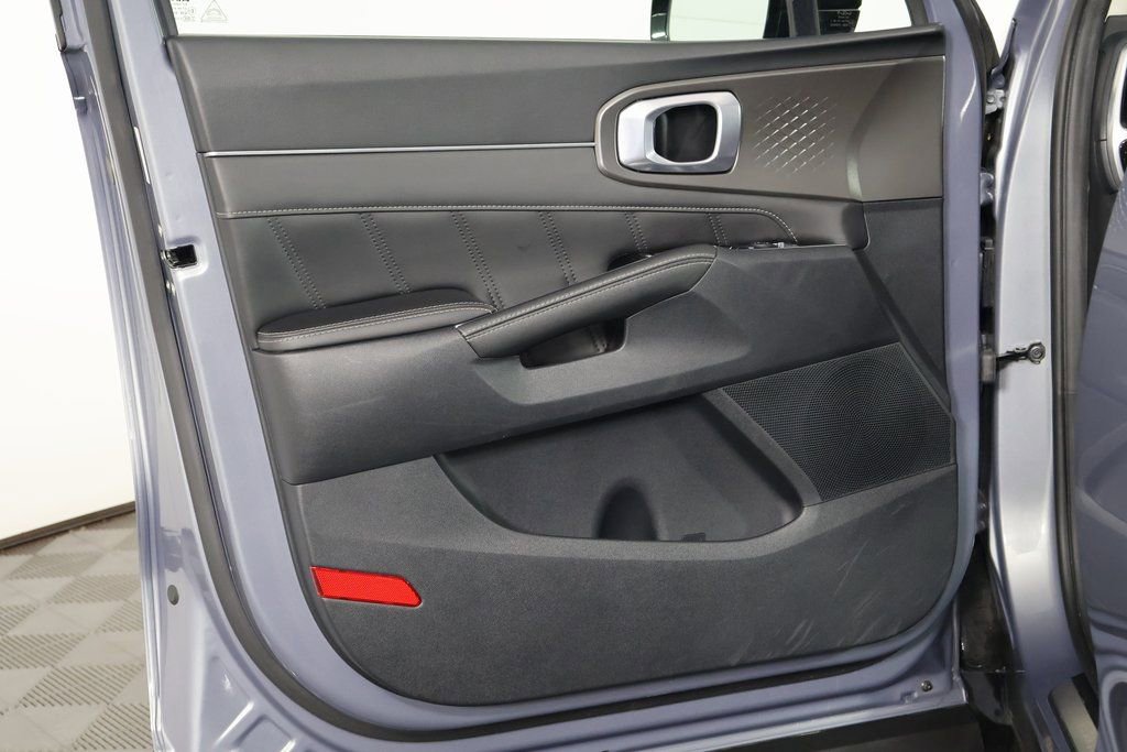 Used 2023 Kia Sorento SX FWD image 13