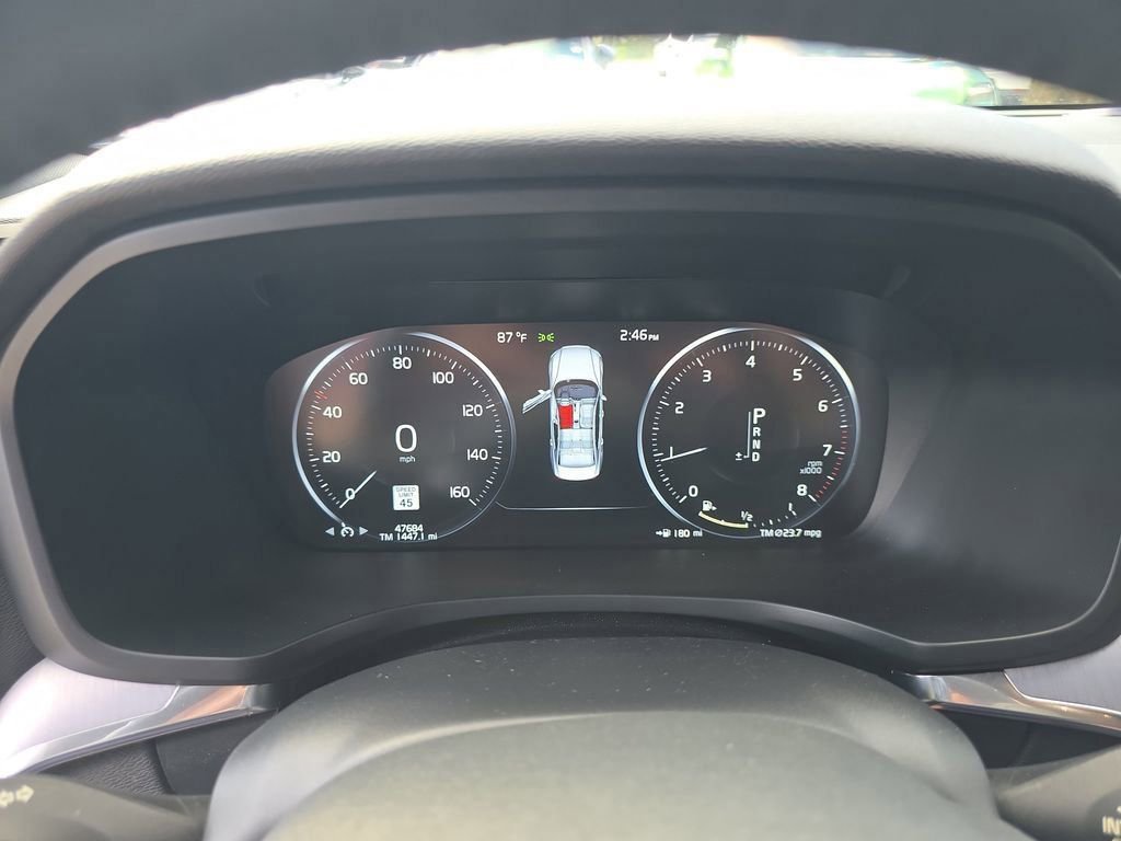 Used 2020 Volvo S60 T5 Momentum FWD image 32