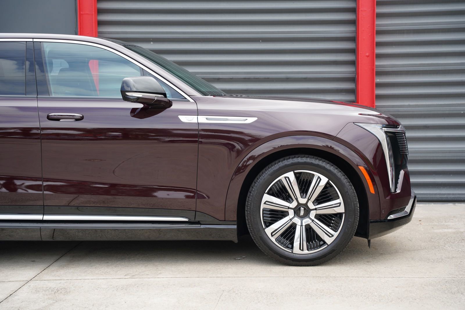 Used 2025 Cadillac Escalade IQ Luxury 2 w/ LPO, Premium Carpet Package image 2