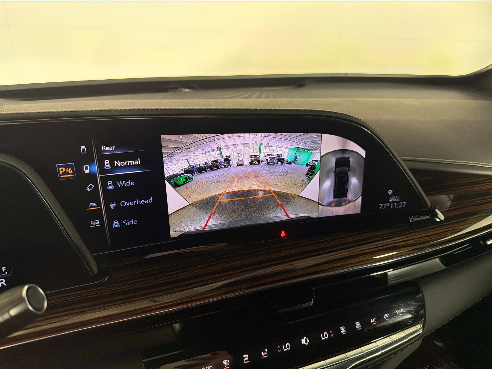 Used 2024 Cadillac Escalade ESV Luxury image 44