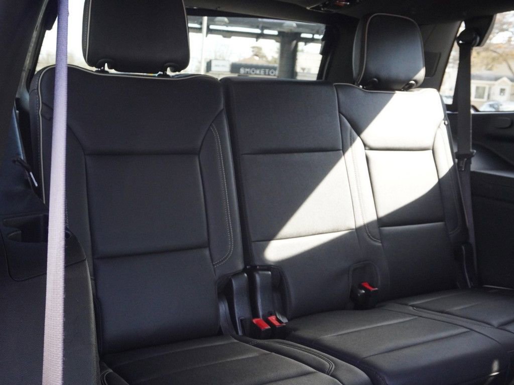 Used 2023 GMC Yukon SLT w/ SLT Premium Package image 46