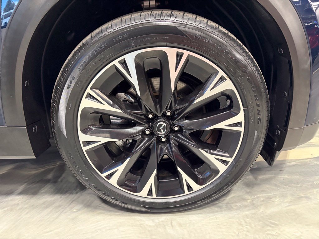 Used 2024 MAZDA CX-90 Plug-In Hybrid w/ Premium Plus AWD/4WD image 32