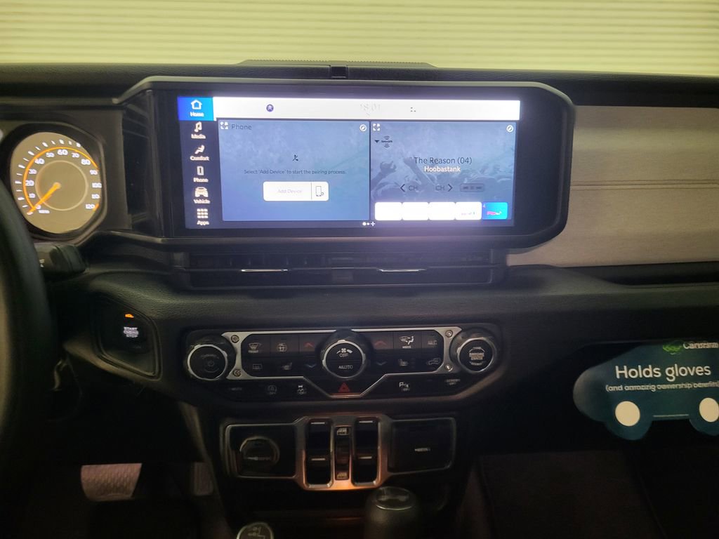 Used 2025 Jeep Wrangler Sport S image 29