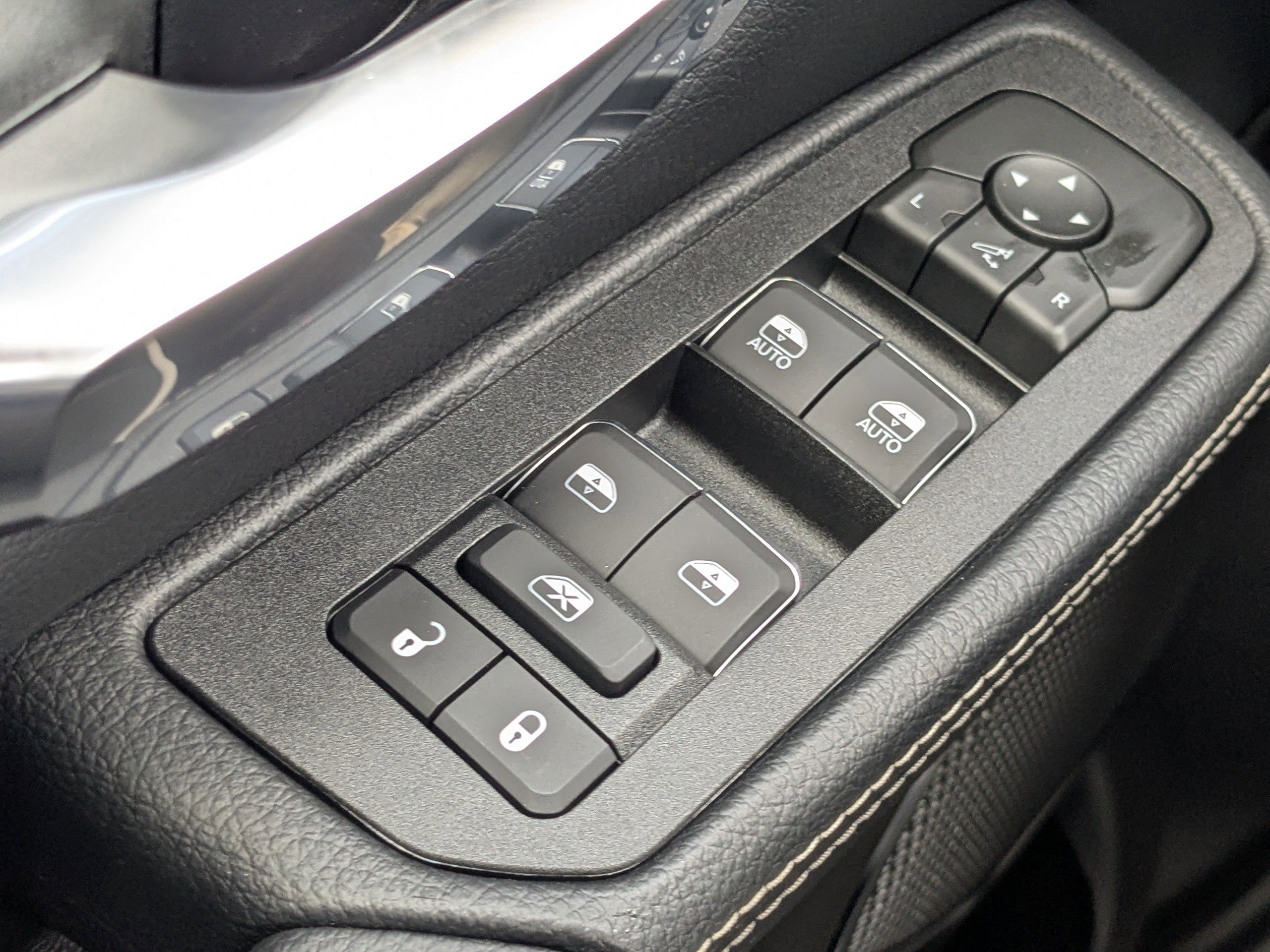 New 2026 RAM 1500 Laramie AWD/4WD image 24