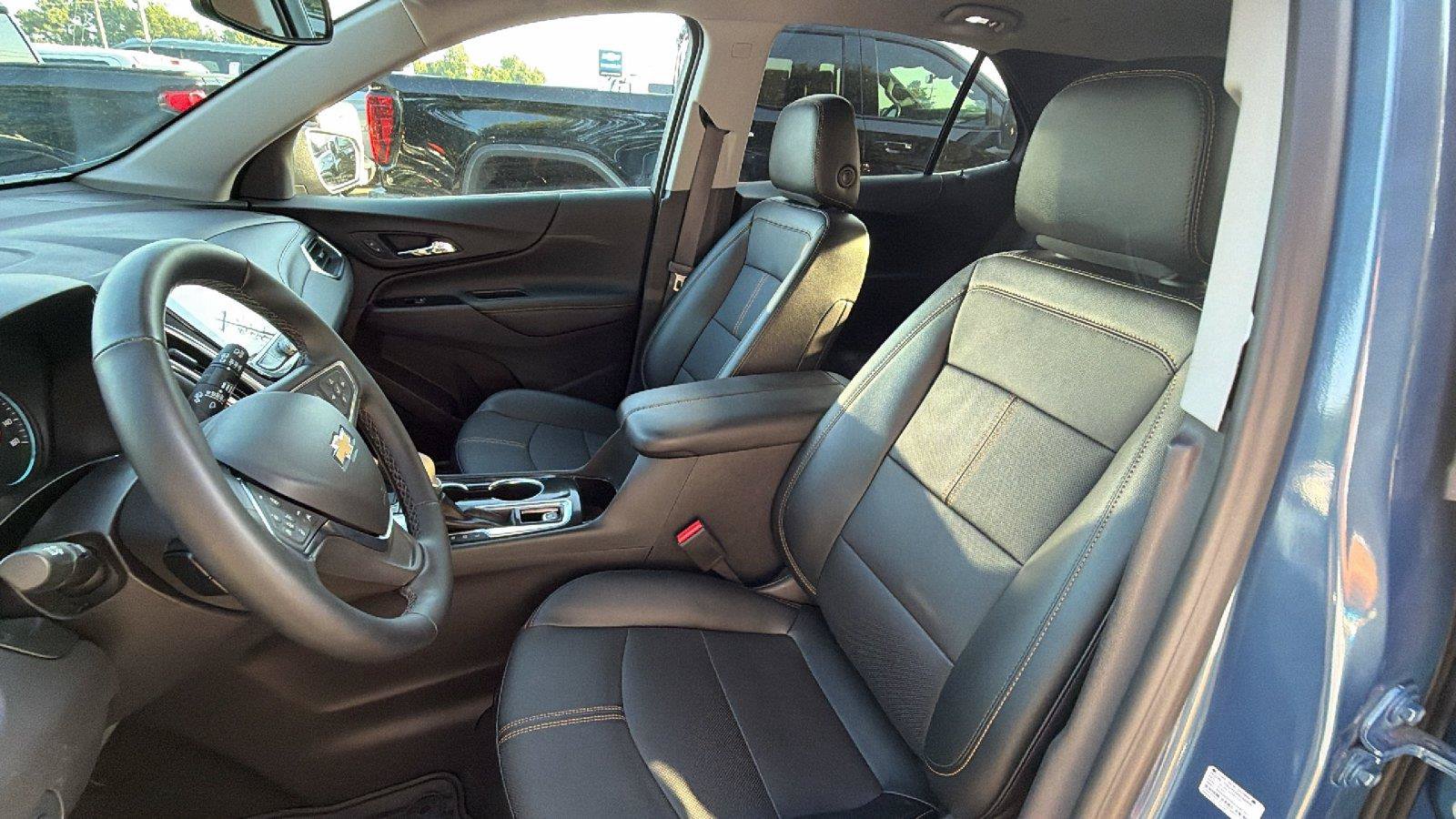 Used 2024 Chevrolet Equinox Premier w/ LPO, Floor Liner Package FWD image 4