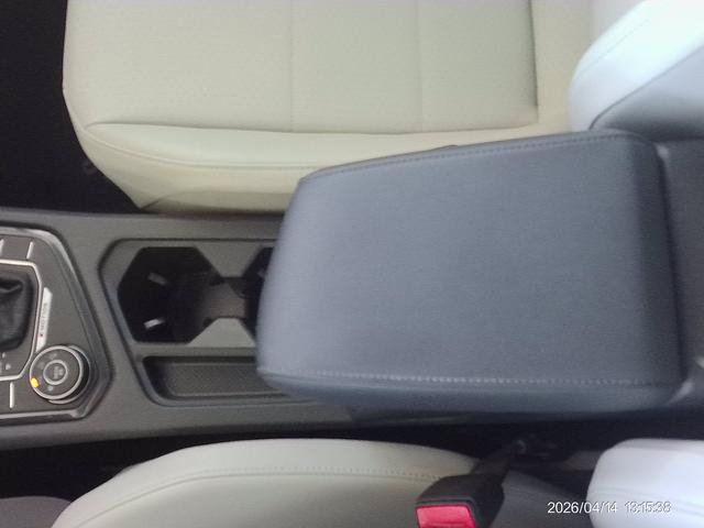 Used 2018 Volkswagen Tiguan SE AWD/4WD image 13