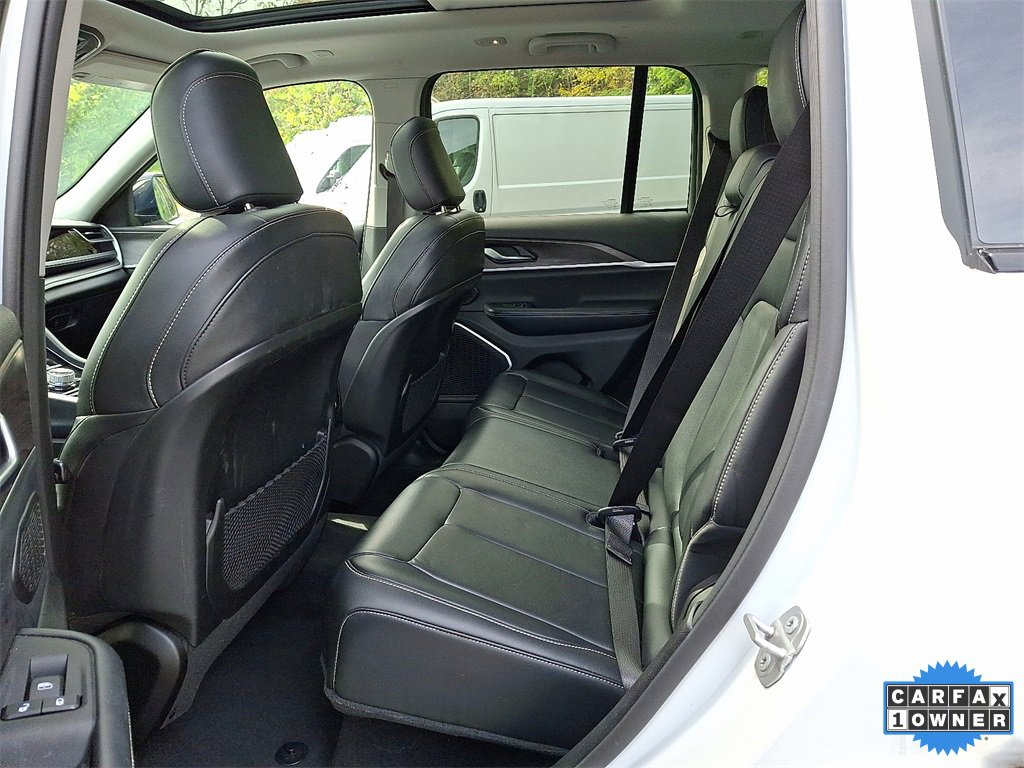 Used 2022 Jeep Grand Cherokee Limited image 12