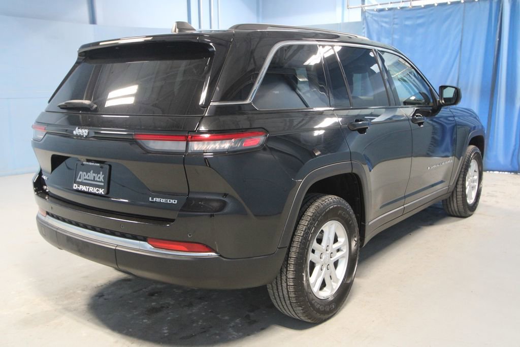 Used 2022 Jeep Grand Cherokee Laredo w/ Luxury Tech Group I image 35