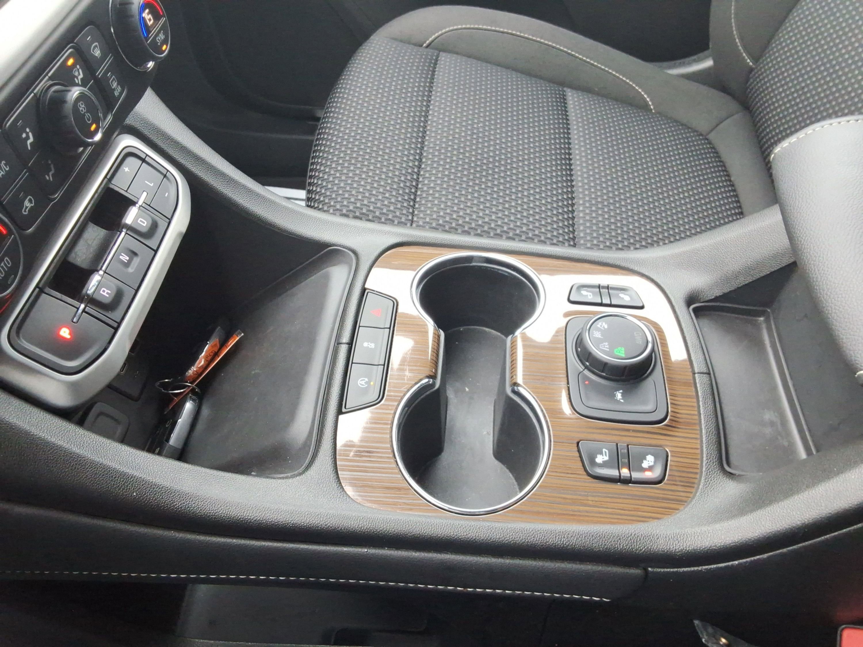 Used 2023 GMC Acadia SLE w/ Driver Convenience Package image 17