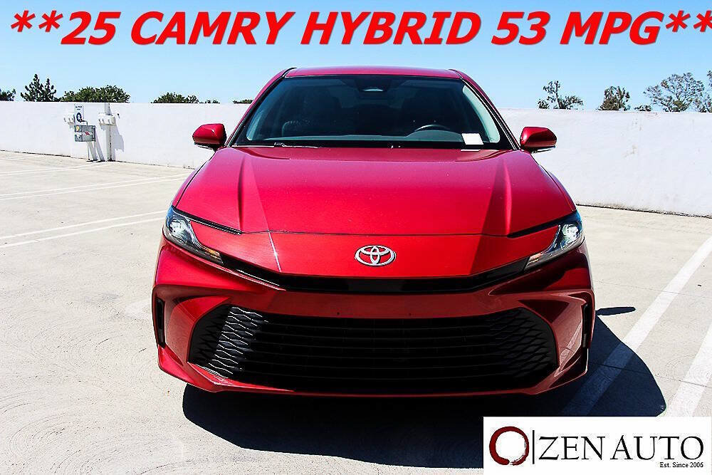 Used 2025 Toyota Camry LE w/ Convenience Package FWD image 2