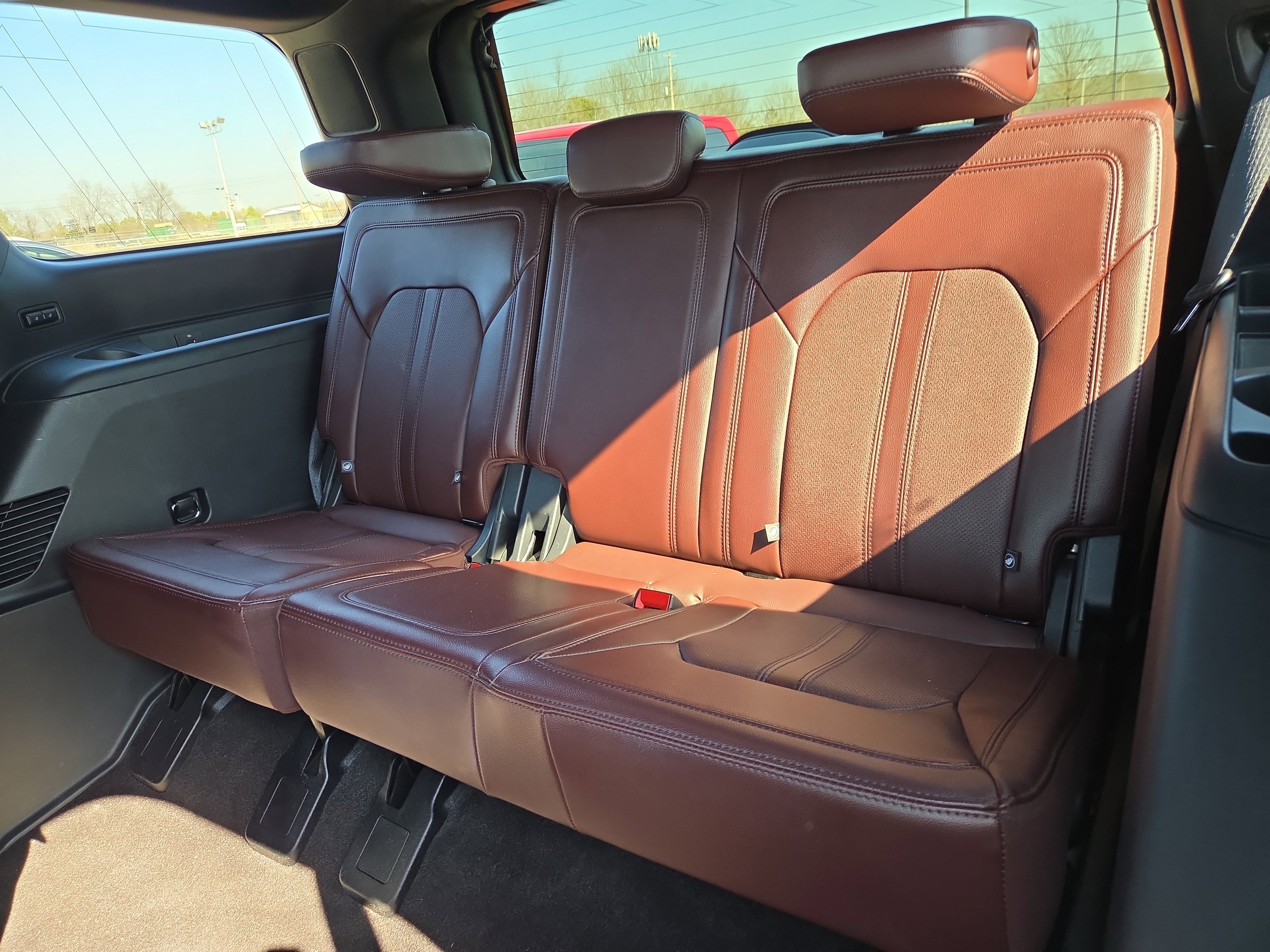 Used 2023 Ford Expedition Limited image 8