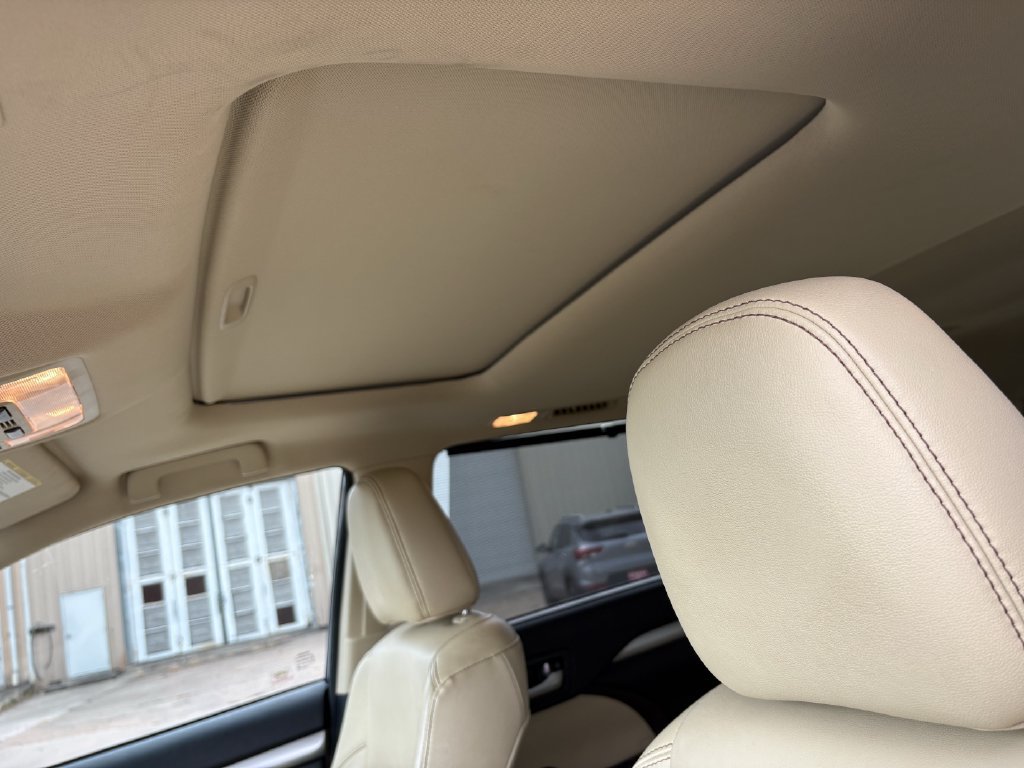 Used 2018 Toyota Highlander XLE FWD image 23