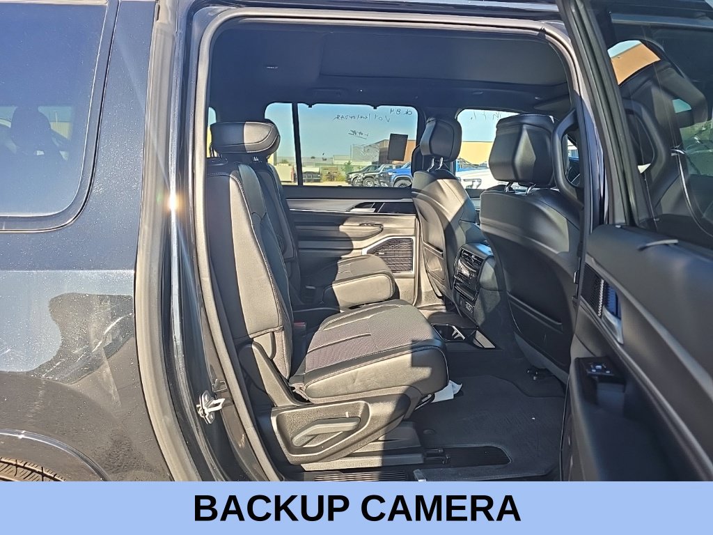 Used 2025 Jeep Wagoneer L Series III w/ Quick Order Package 25C Super AWD/4WD image 7