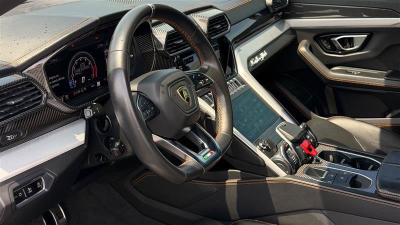 Used 2020 Lamborghini Urus AWD/4WD image 34