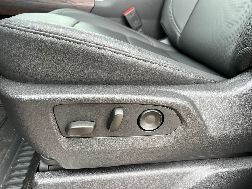 New 2026 GMC Sierra 2500 SLT w/ SLT Premium Package image 18