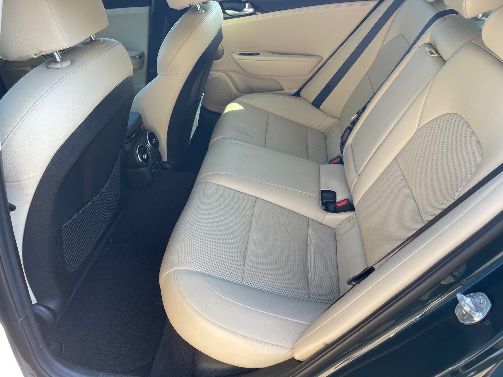 Used 2022 Kia Stinger GT-Line w/ Sun & Sound Package RWD image 12