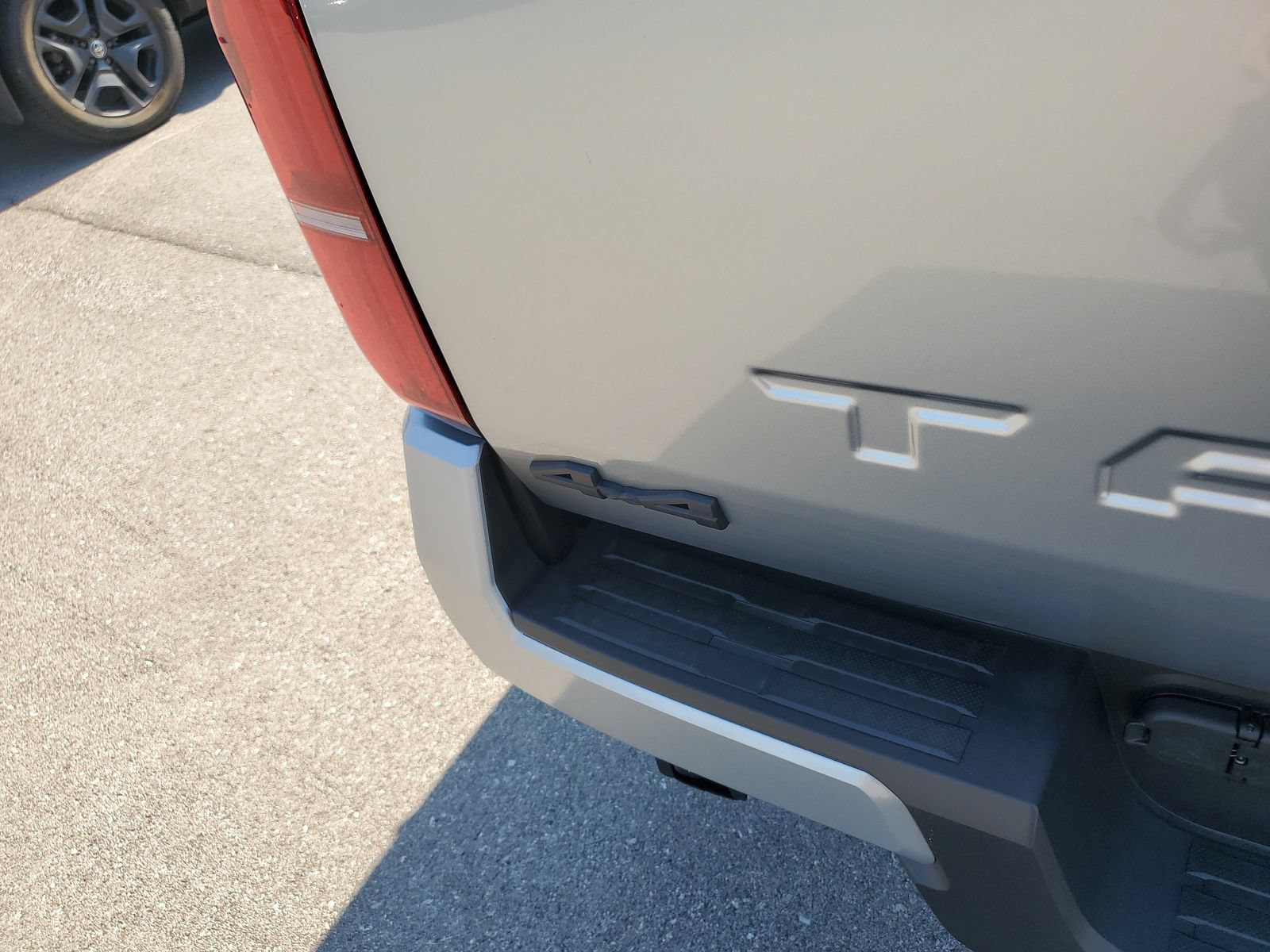 Certified 2026 Toyota Tacoma SR5 AWD/4WD image 7