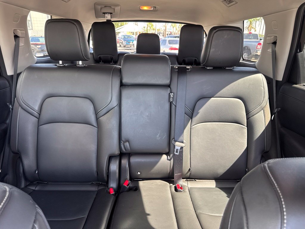 Used 2025 Nissan Pathfinder SL AWD/4WD image 26