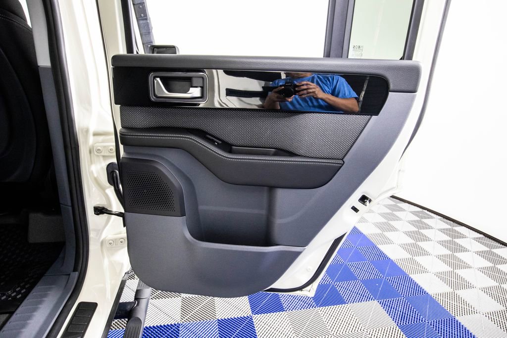 Used 2024 INEOS Grenadier Fieldmaster Edition image 16