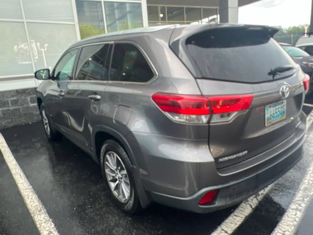 Used 2018 Toyota Highlander XLE AWD/4WD image 14