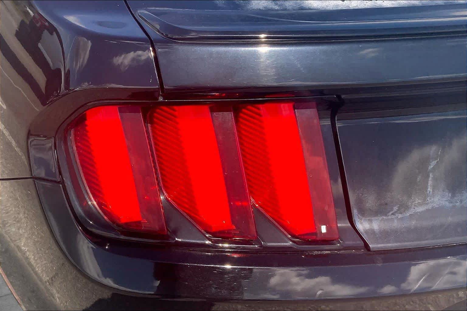 Used 2015 Ford Mustang Coupe w/ Equipment Group 051A RWD image 28
