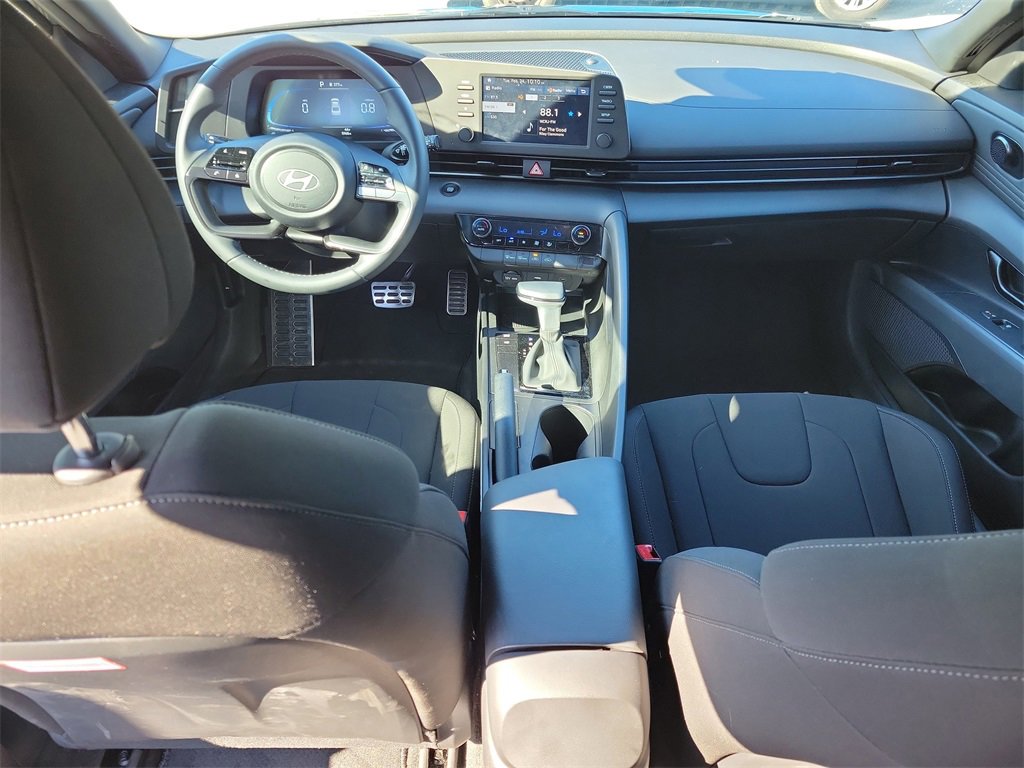 Certified 2025 Hyundai Elantra Sport image 14