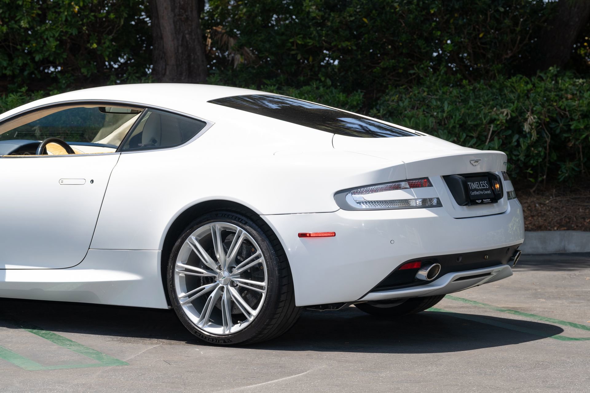 Used 2012 Aston Martin Virage Coupe RWD image 10