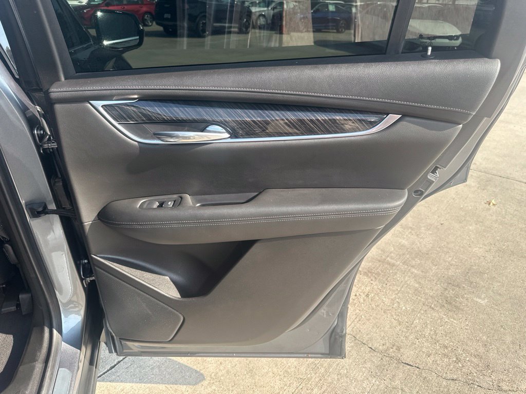 Used 2022 Cadillac XT6 Premium Luxury w/ Technology Package FWD image 38