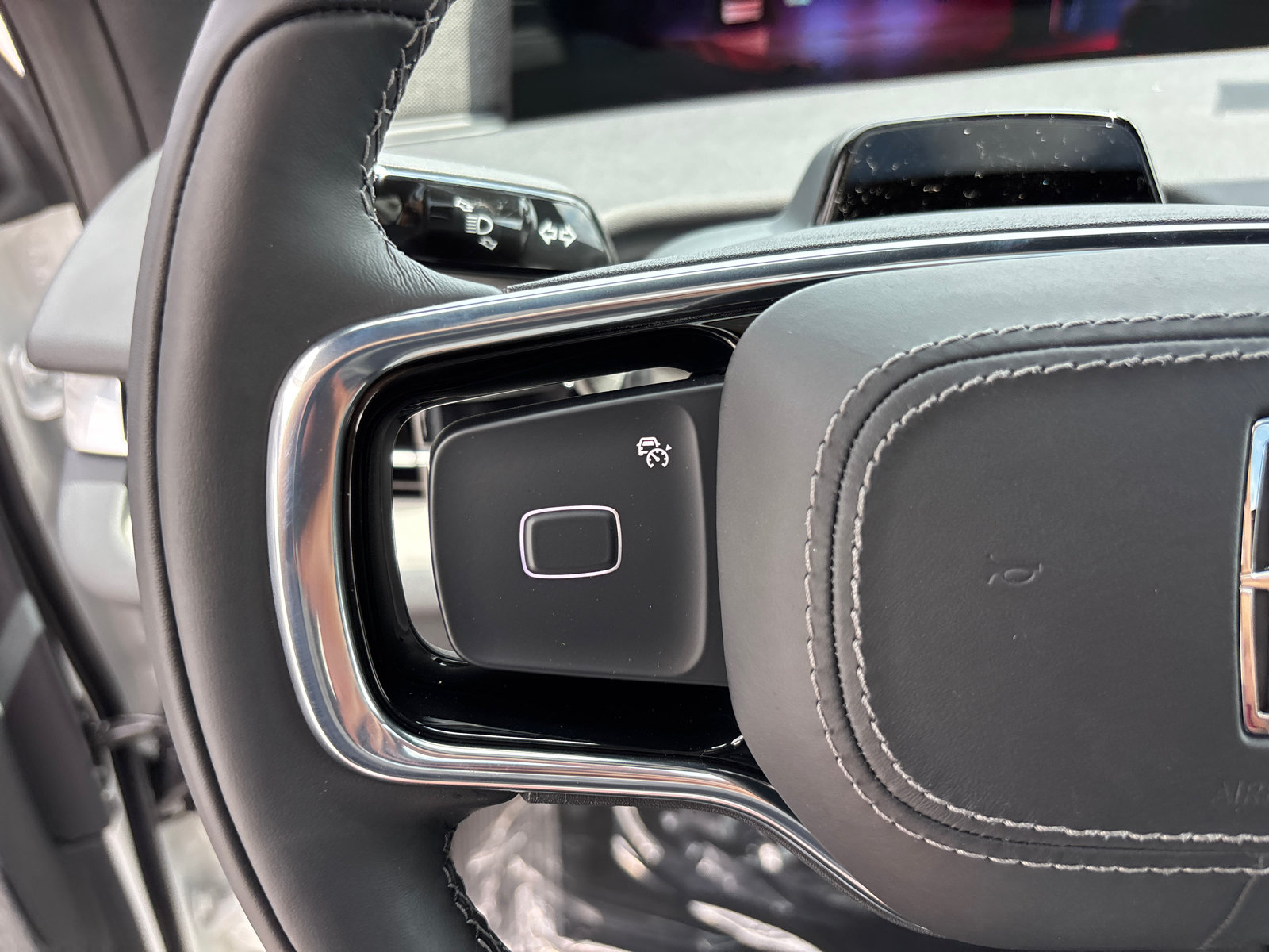 New 2027 Lincoln Navigator Reserve w/ Jet Appearance Package AWD/4WD image 16