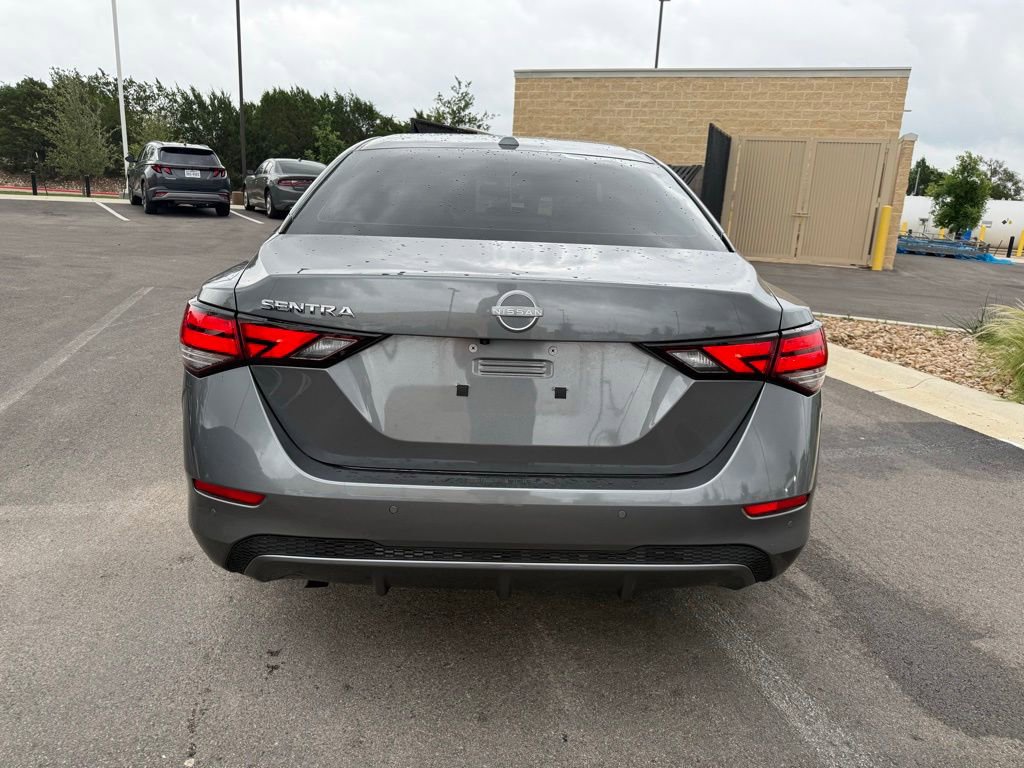 Used 2025 Nissan Sentra SV FWD image 5
