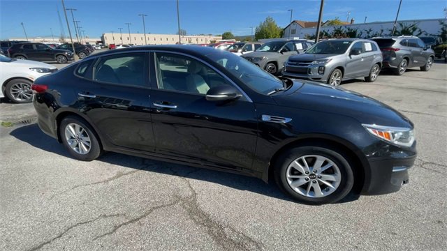 Used 2016 Kia Optima LX image 3