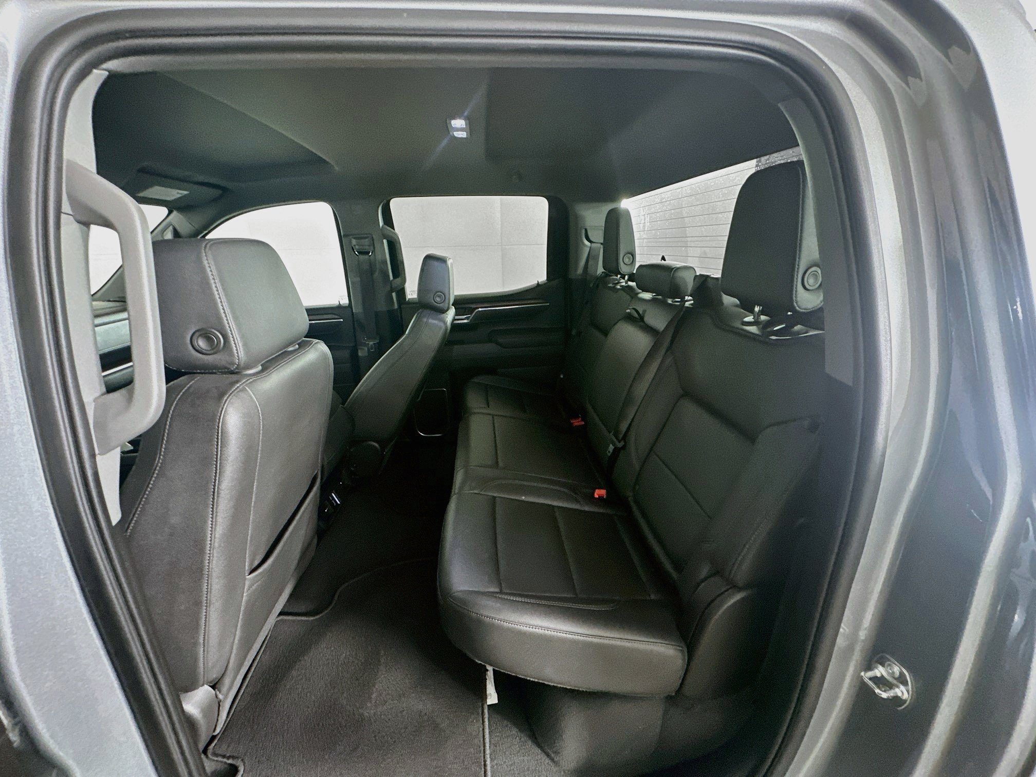 Used 2025 GMC Sierra 1500 SLT RWD image 26
