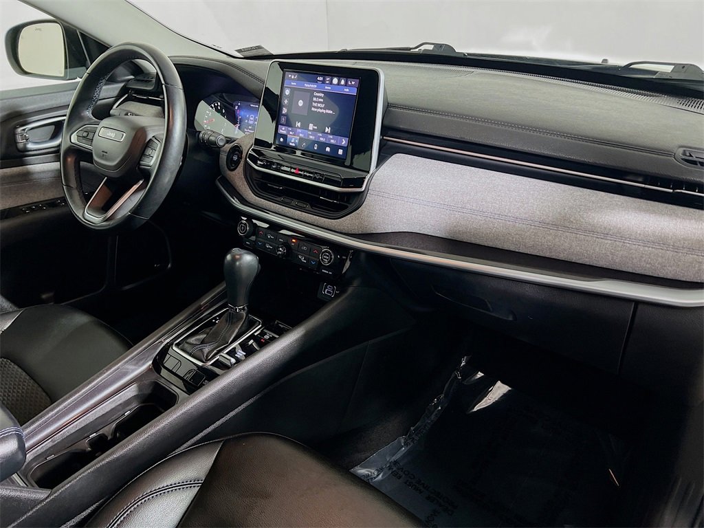 Used 2022 Jeep Compass Latitude w/ Sun and Sound Group image 25