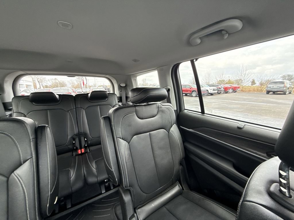 Used 2023 Jeep Grand Cherokee L Limited w/ Luxury Tech Group II image 12