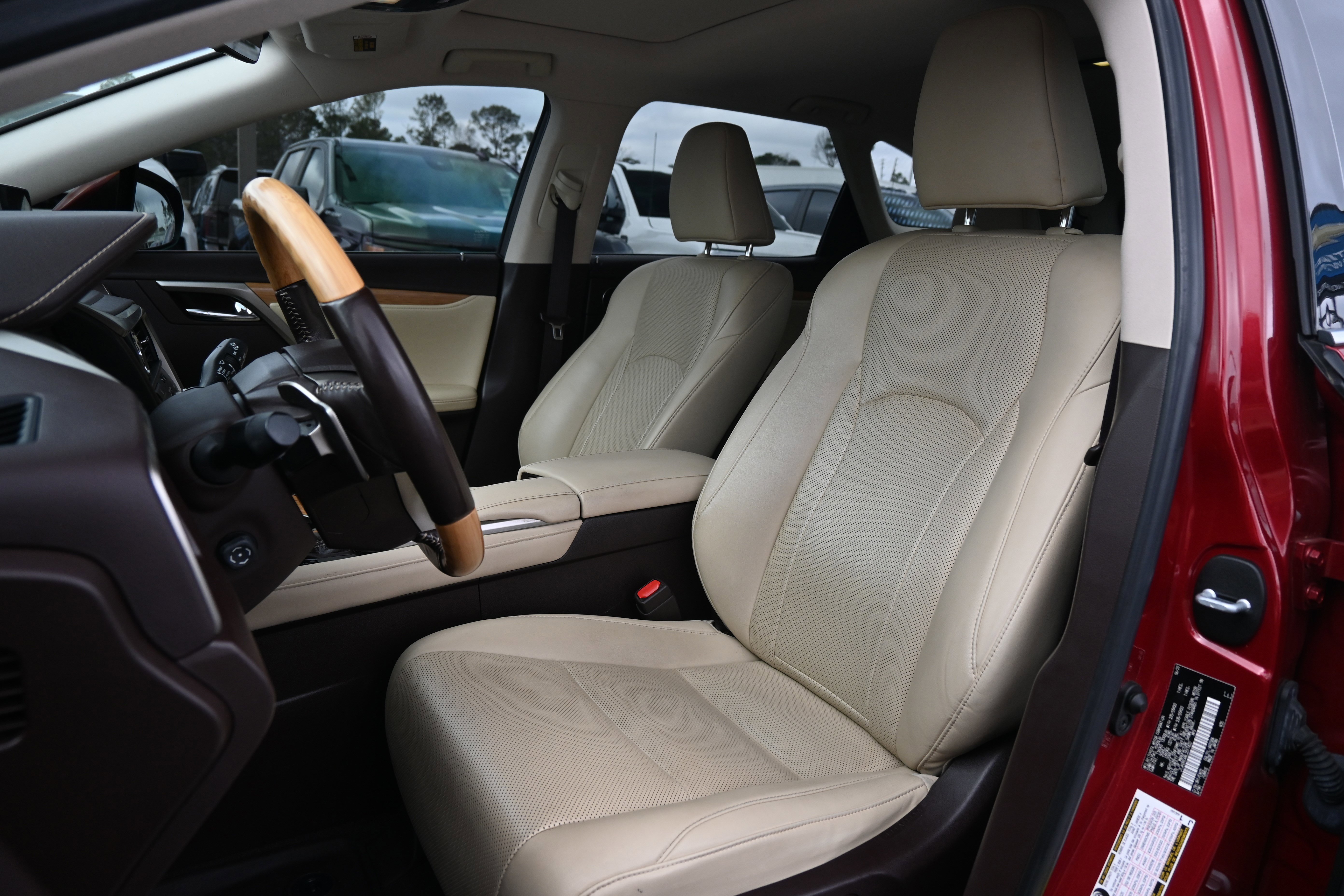 Used 2020 Lexus RX 350L FWD w/ Premium Package image 7