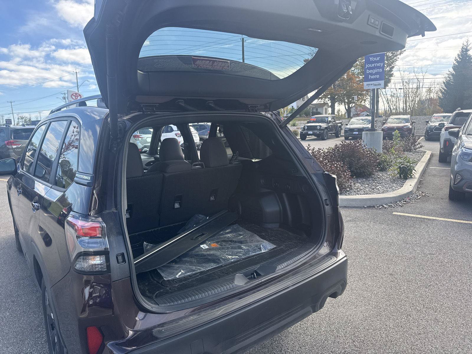 Used 2026 Subaru Forester Premium AWD/4WD image 7