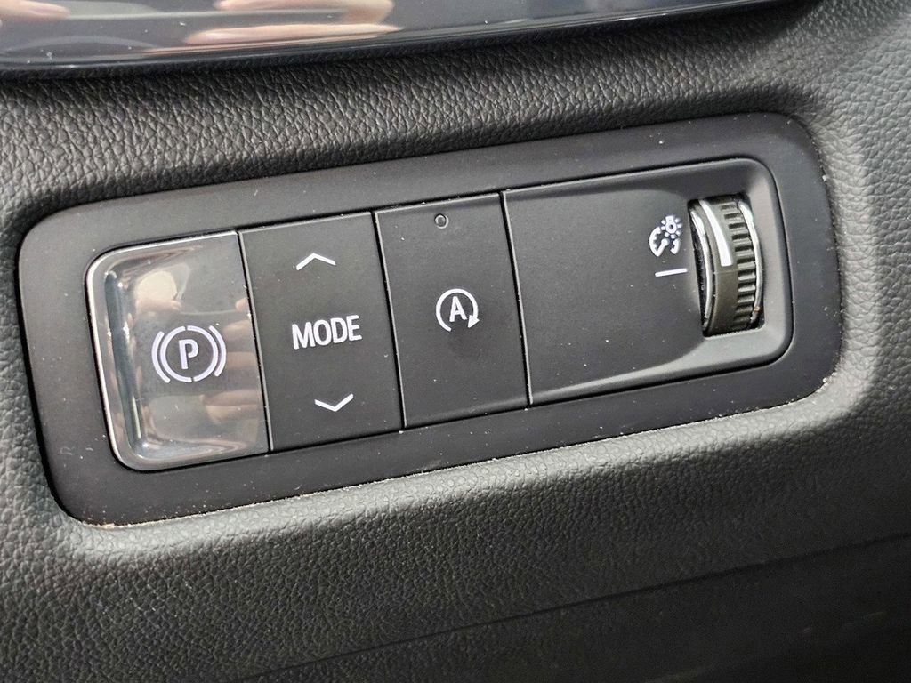 Used 2025 GMC Acadia Elevation image 34