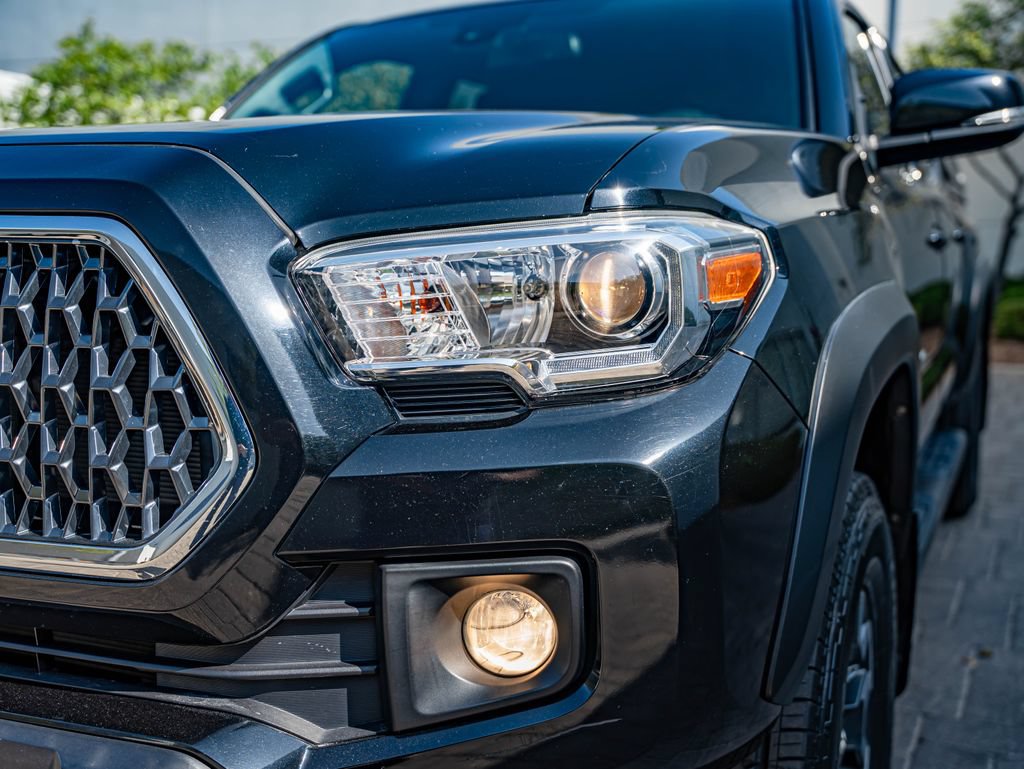 Used 2019 Toyota Tacoma TRD Off-Road AWD/4WD image 13