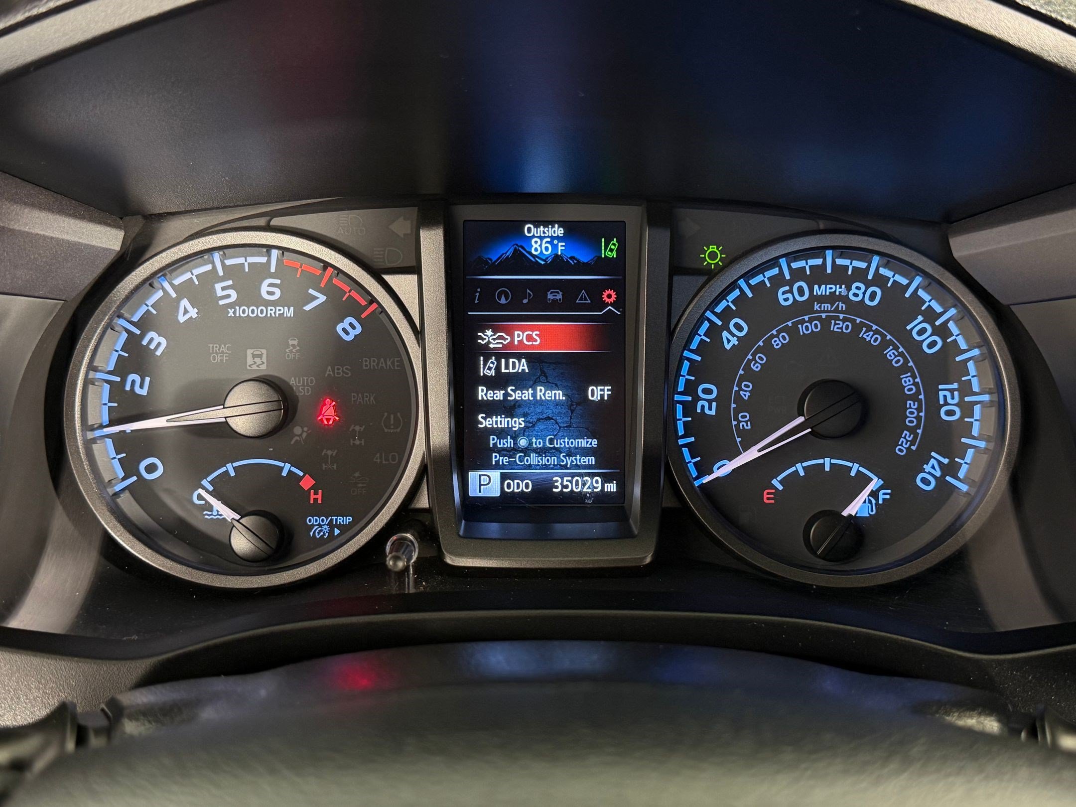 Used 2023 Toyota Tacoma TRD Sport w/ TRD Premium Sport Package AWD/4WD image 19