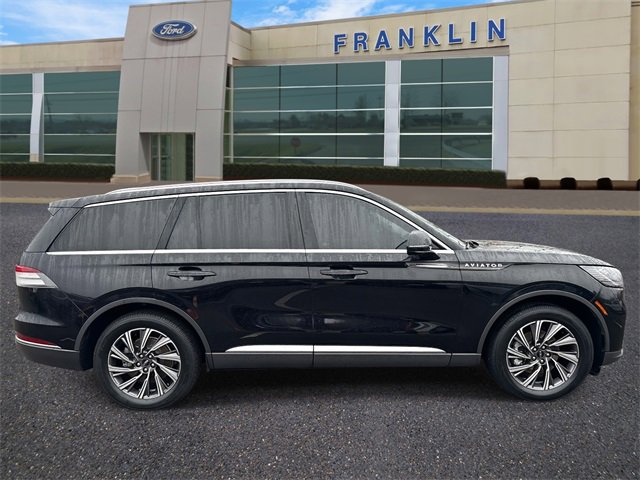 Certified 2025 Lincoln Aviator Premiere image 8
