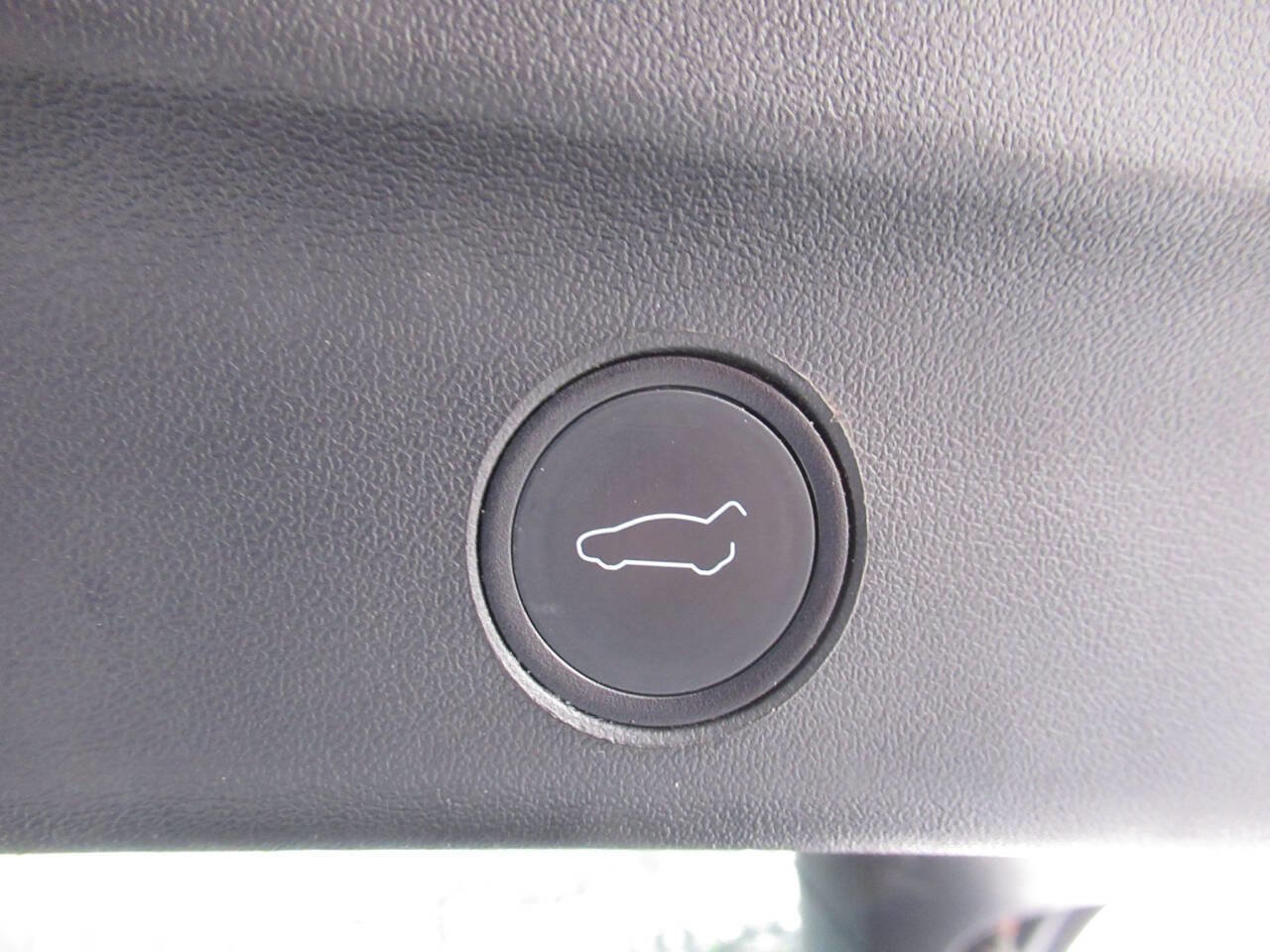 Used 2020 Tesla Model Y Long Range image 14