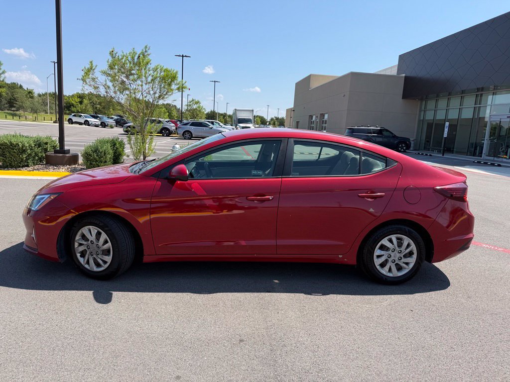Used 2019 Hyundai Elantra SE FWD image 8