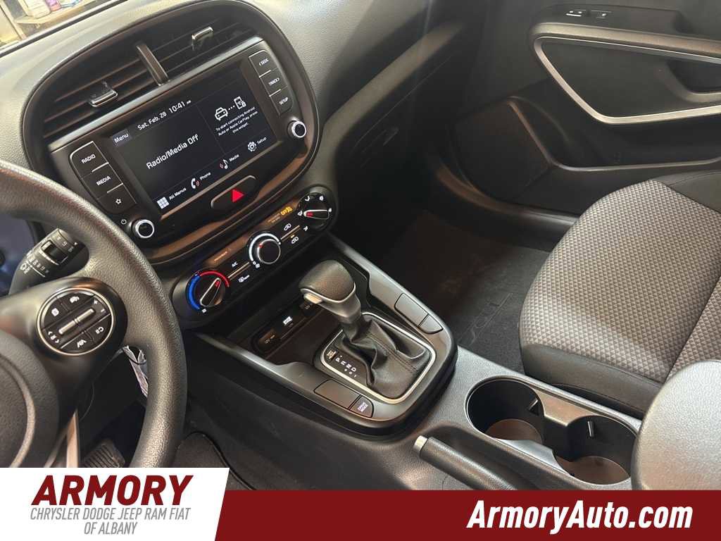 Used 2023 Kia Soul LX w/ LX Technology Package image 14
