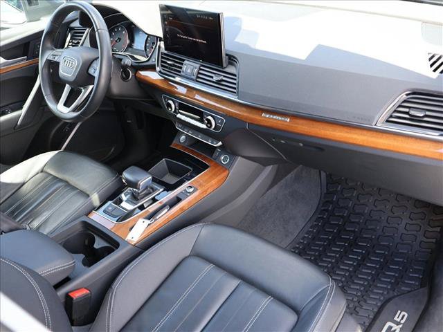 Used 2023 Audi Q5 2.0T Premium w/ Convenience Package AWD/4WD image 28