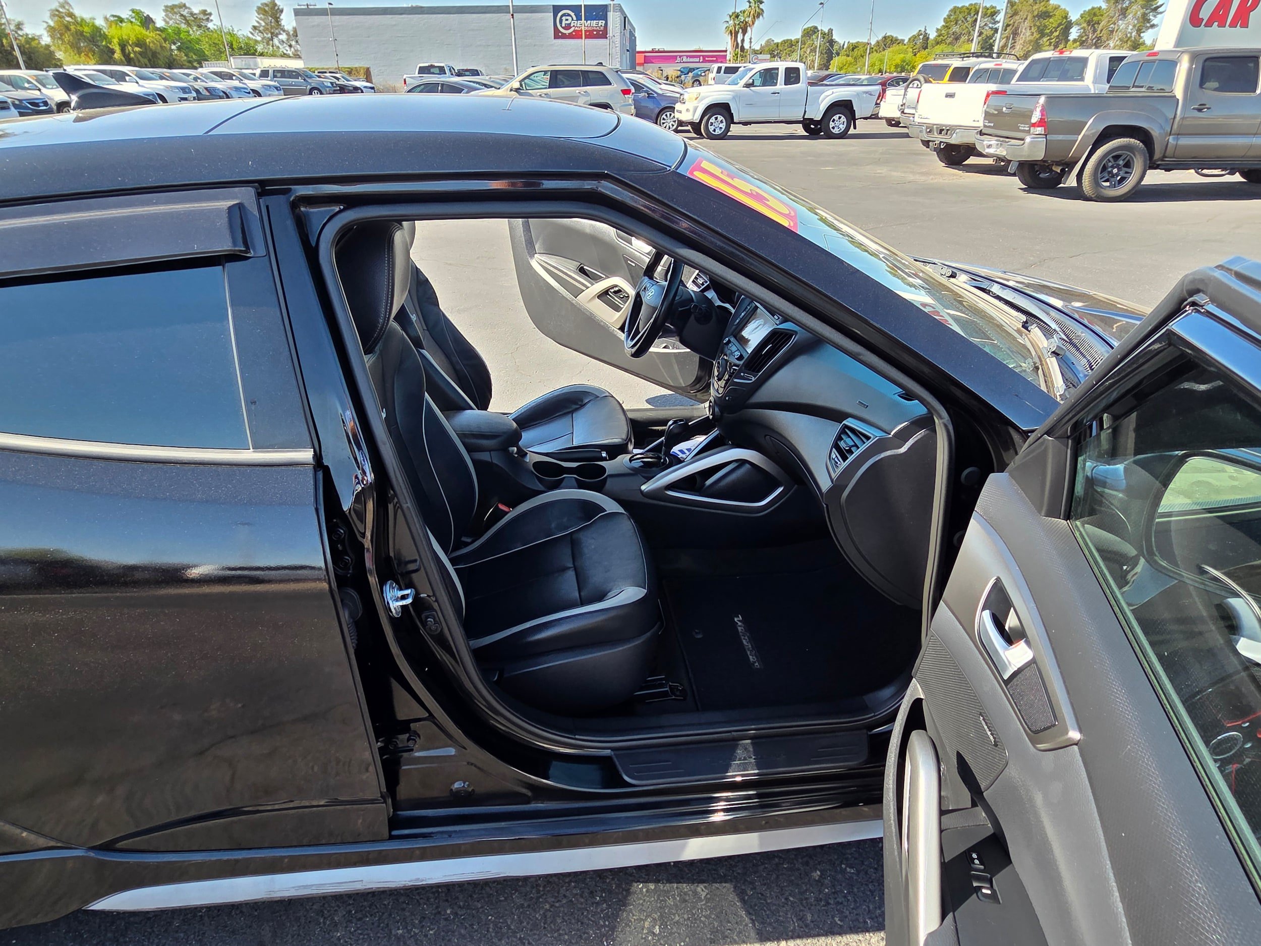 Used 2015 Hyundai Veloster Turbo w/ Option Group 04 FWD image 24