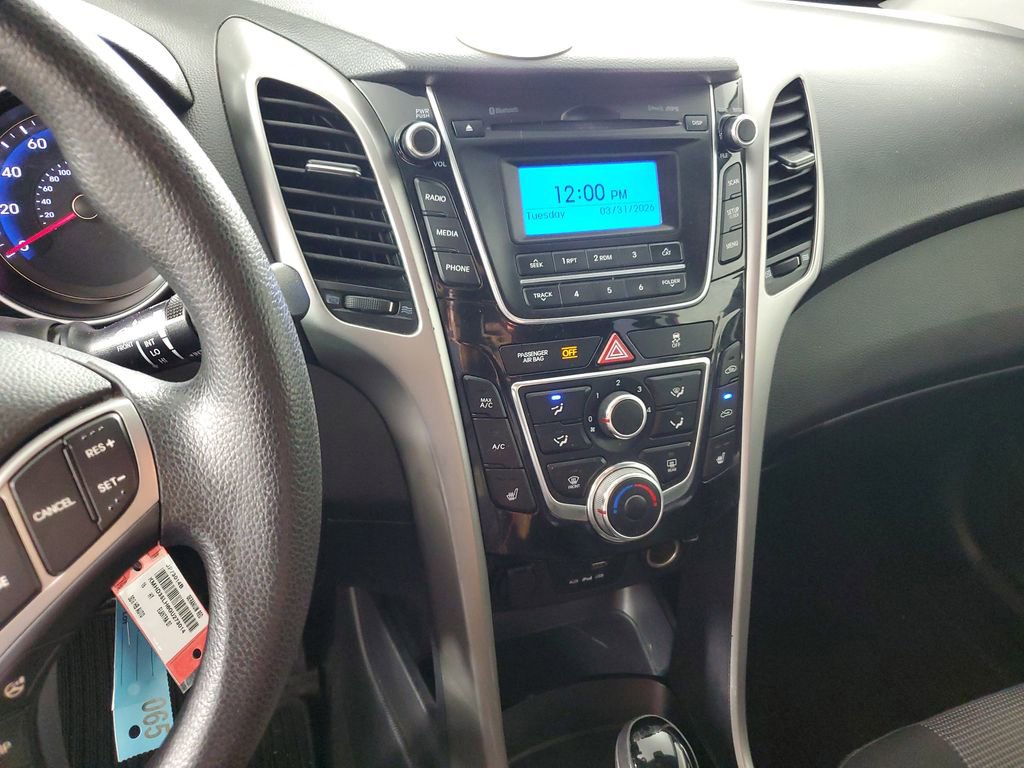 Used 2016 Hyundai Elantra GT FWD image 16