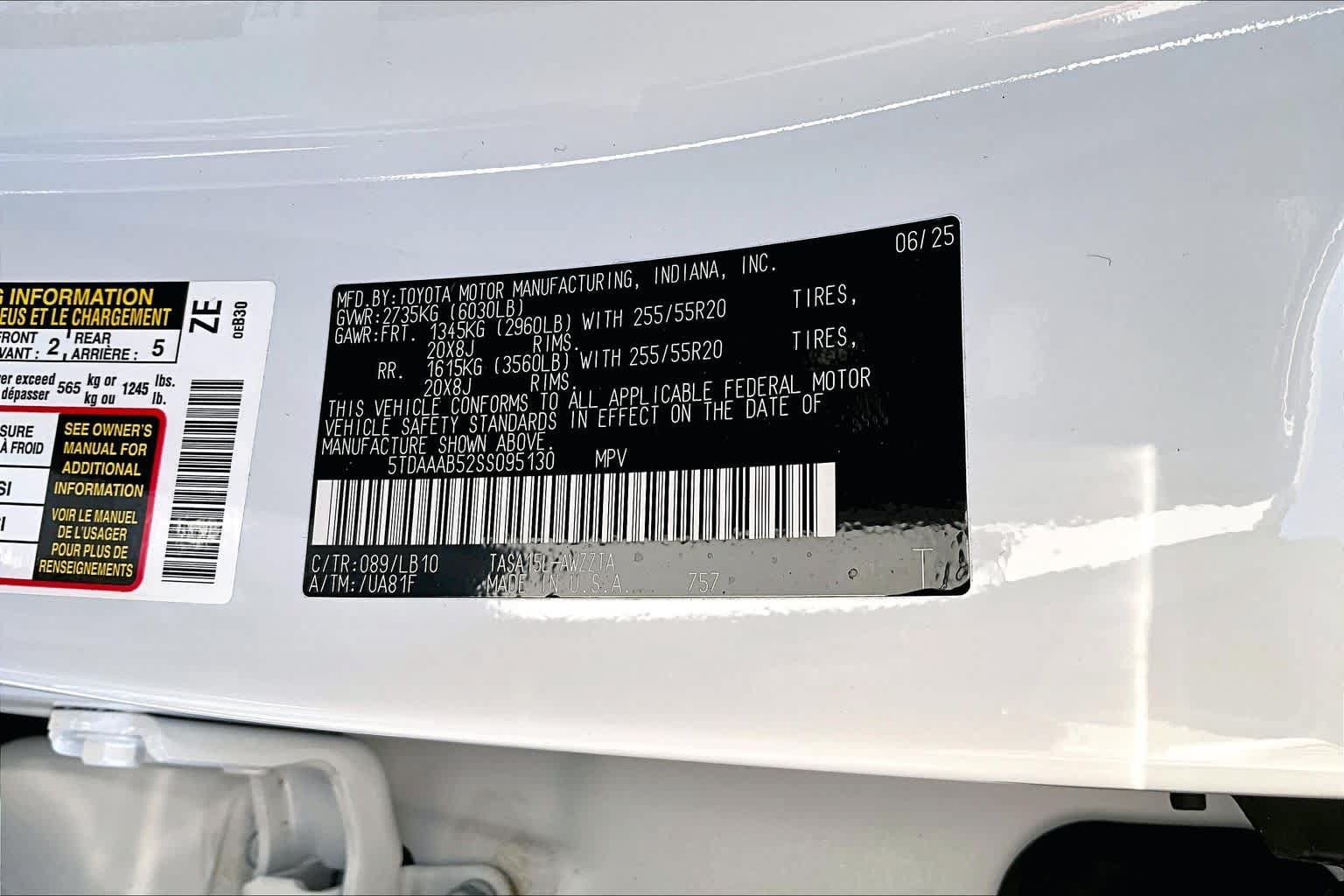 Used 2025 Toyota Grand Highlander AWD image 39