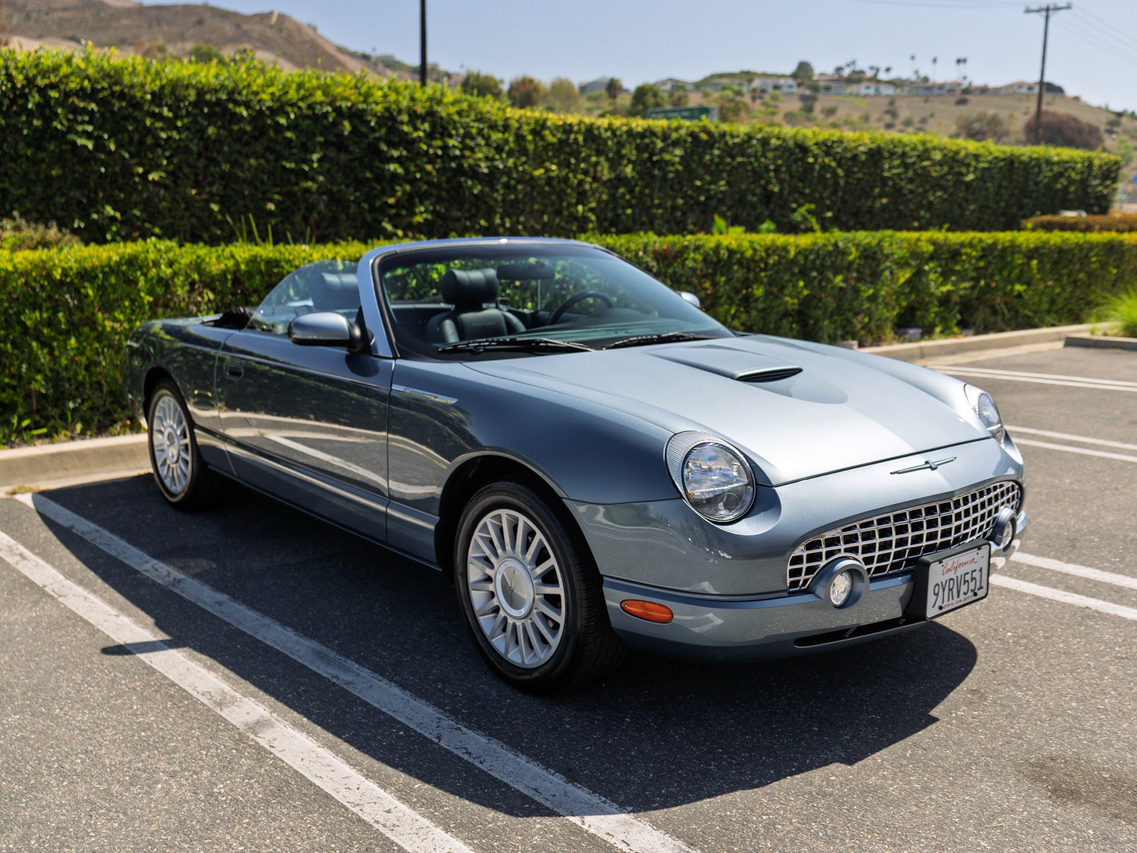 Used 2005 Ford Thunderbird RWD image 3
