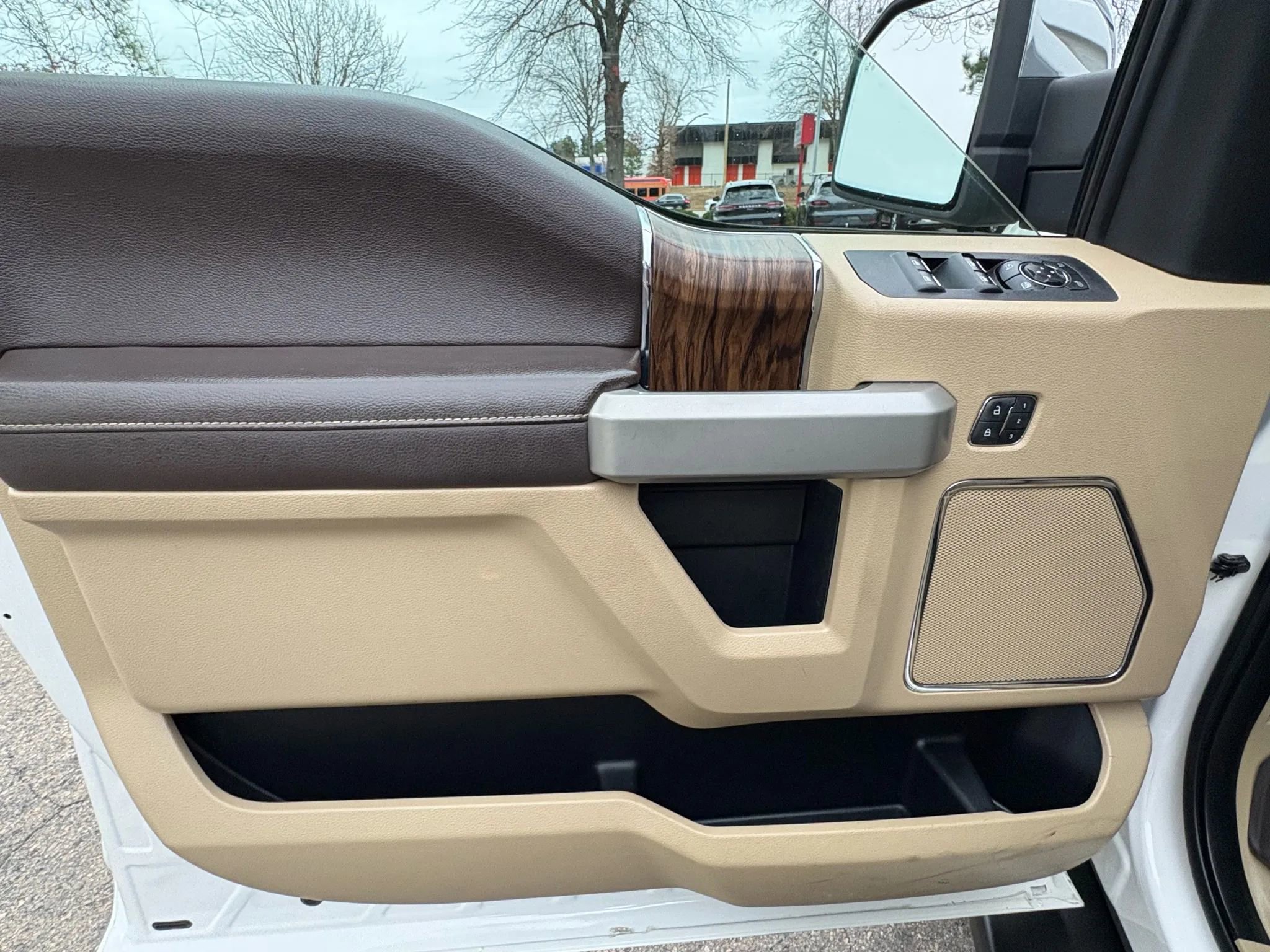 Used 2018 Ford F150 Lariat w/ Equipment Group 502A Luxury image 31